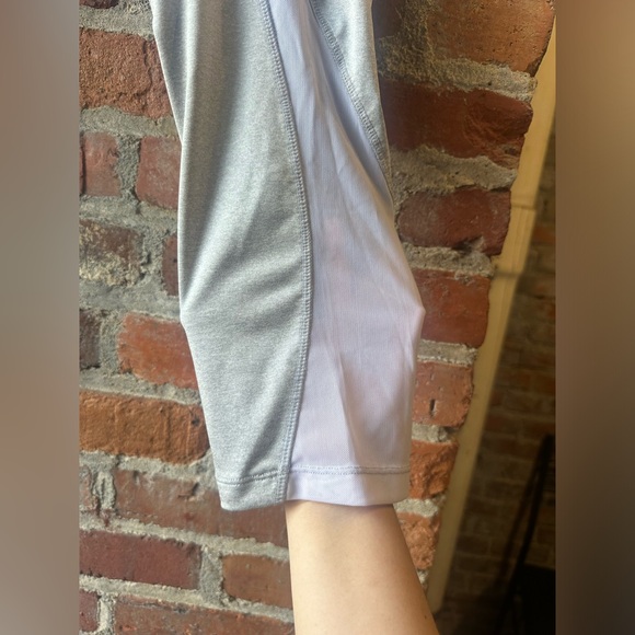 Avia Women’s Capris, size Large - Picture 5 of 6